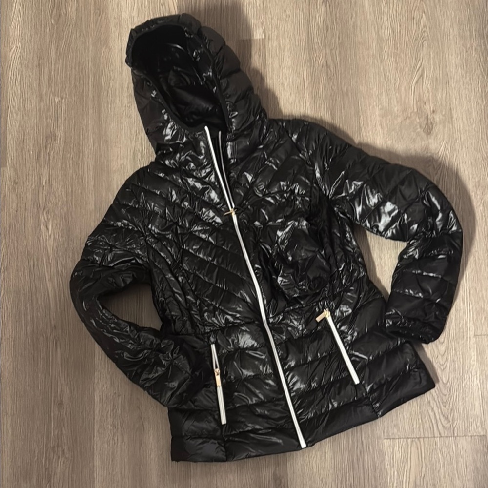 Women's Shiny Black Puffer Jacket❣️Brand New Never Worn❣️ Size Small❣️